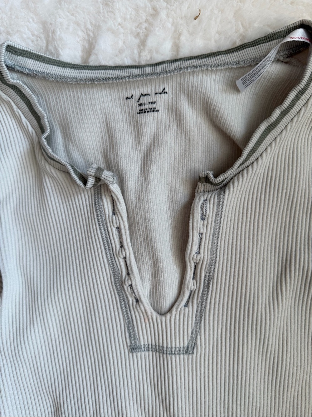 Urban Outfitters Long-Sleeve Ribbed Crop Top in Light Cream with Gray Trim - Picture 3 of 6